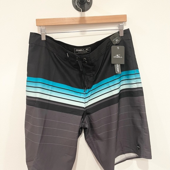 Polyester - Picture 4 of 4